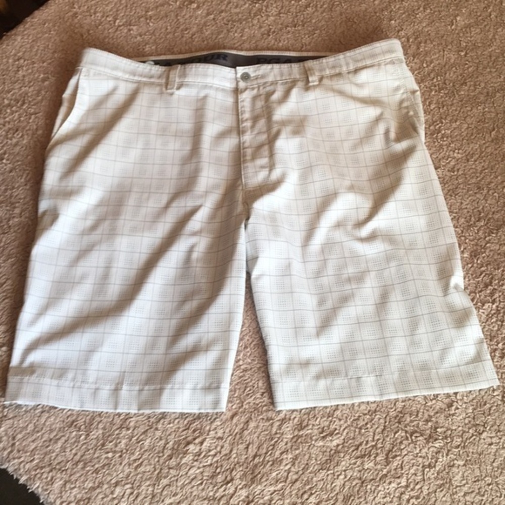 PGA TOUR 10” Golf Shorts - Size mens 40 waist